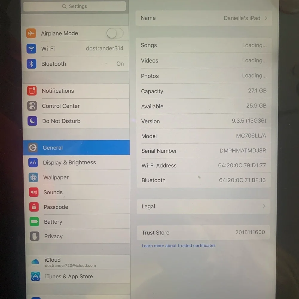 Apple iPad 3rd Generation 32GB Silver . Like new